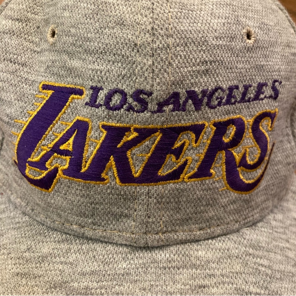 Vintage Los Angeles Lakers Sports Specialties Heather Script Motion Snapback Hat - Picture 5 of 12